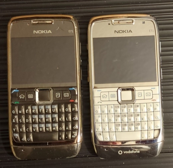 Nokia  E71 – Schwarz + Silber ungetestet Smartphone