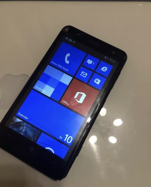 Nokia  Lumia 625 – 8GB – Schwarz (Ohne Simlock) Smartphone Touch beschädigt