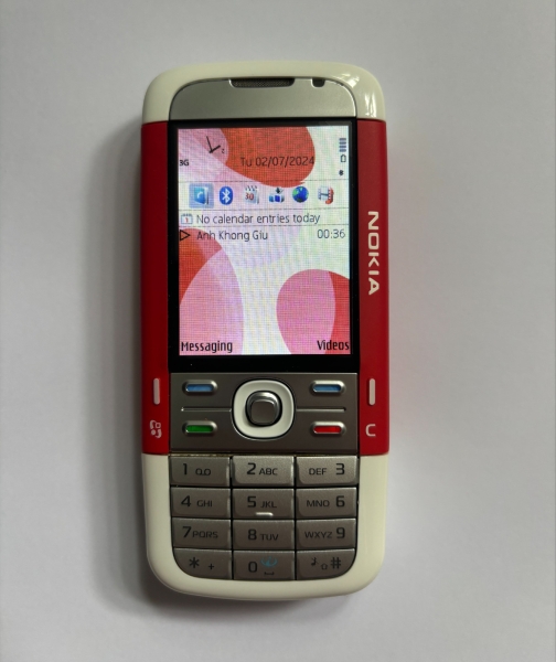 Nokia XpressMusic 5700 Smartphone (entsperrt) – Rot selten