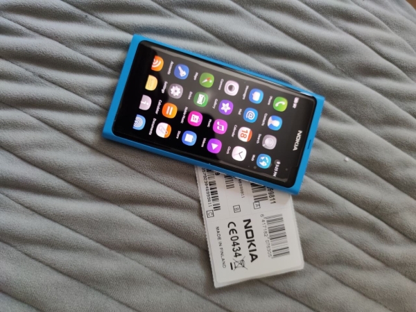 Nokia  N9 – 16GB – Magenta (Ohne Simlock) Smartphone