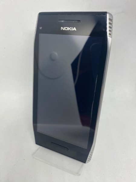 Nokia X7-00 Smartphone in der Farbe Silber (sehr guter Zustand und ohne Simlock)