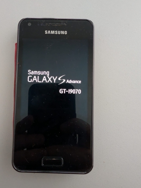 Samsung Galaxy S Advance GT-I9070 rot gebraucht funktionsfähig Smartphone