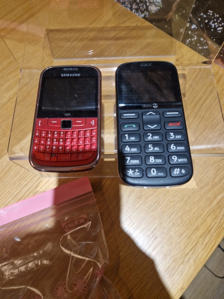 Samsung QWERTZ Handy + Doro Easy Phone – ungetestet / Ersatzteile Reparatur #1046