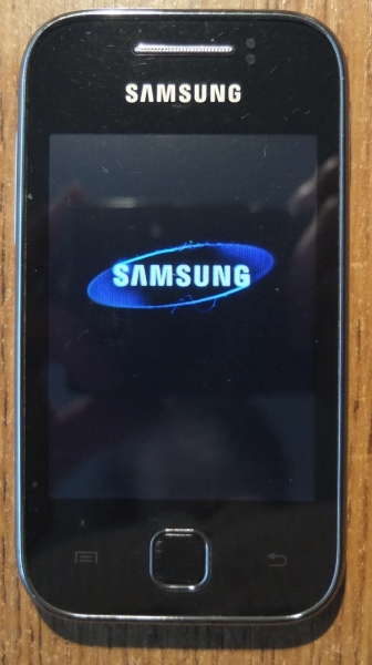 Samsung Handy schön klein technisch optisch voll funktionstüchtig Smartphone