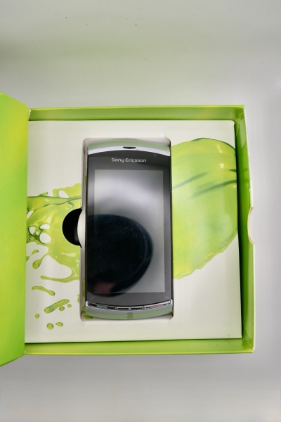 Sony Ericsson U5i Vivaz Originalverpackt – 8.1MP – Touch defekt – LCD OK