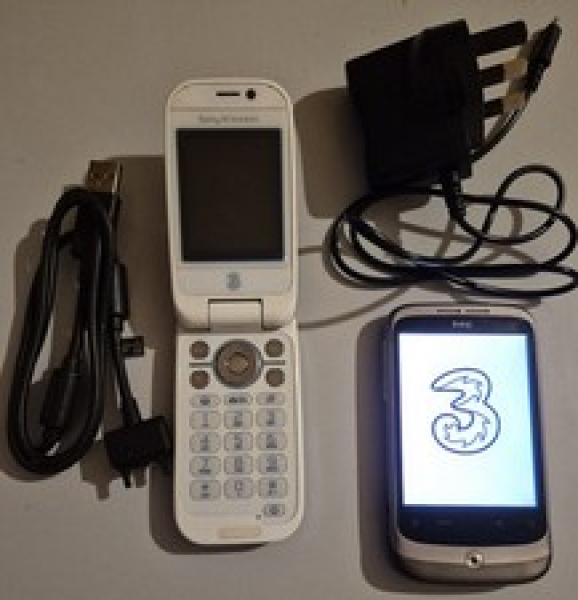 HTC Wildfire & Sony Ericsson Z610 (Three) Smartphone – sehr guter Zustand