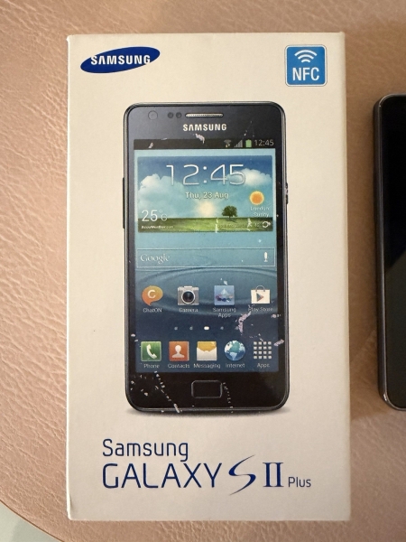 Samsung Galaxy S II Plus 8 GB Schwarz Android Smartphone