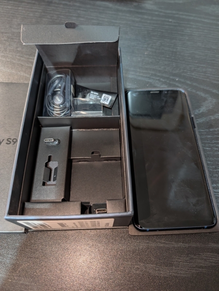 Samsung Galaxy S9+ – 128GB – Coral Blue – Entsperrt – Originalverpackt mit AKG Ohrhörern