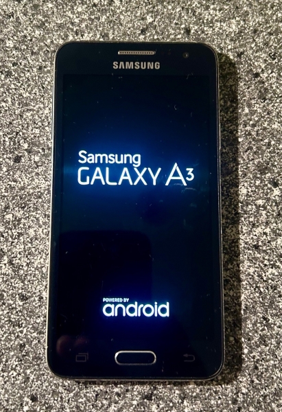 Smartphone Samsung Galaxy A3 2017 16Gb schwarz Android  LTE 4G SM-A300FU