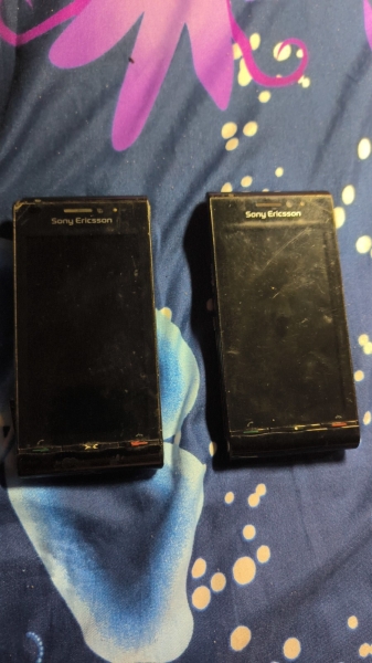 2x Handy Sony Ericsson U1i silber (Ohne Simlock) Smartphone