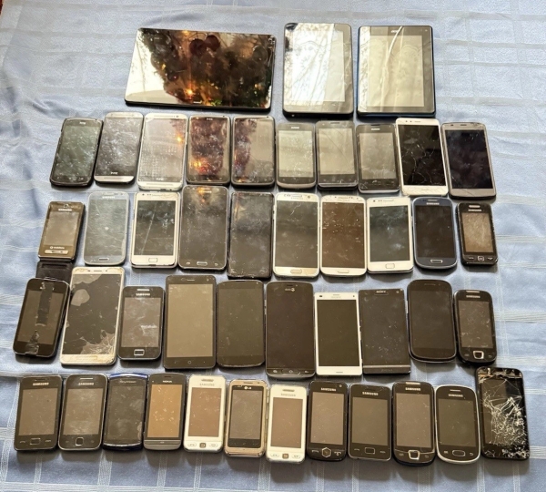 Smartphone Handy,Tablets Elektronik Konvolut Samsung,Sony etc. 45 Stück
