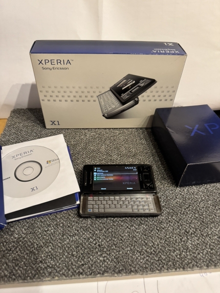 XPERIA X1 / Sony Ericsson / Smartphone /  Windows 6.1 / Touchscreen Sammler Gerä