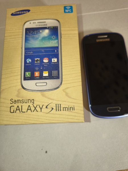 Samsung Galaxy S III mini GT-I8200N 8GB  Smartphone Ohne Simlock – Pebble Blue