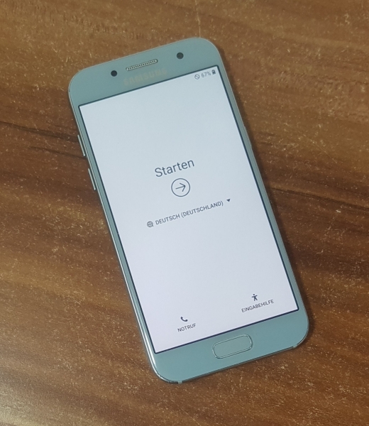 Samsung Galaxy A3 (2017) Smartphone 4,7 Zoll SM-A320FL Hell-Blau AMOLED