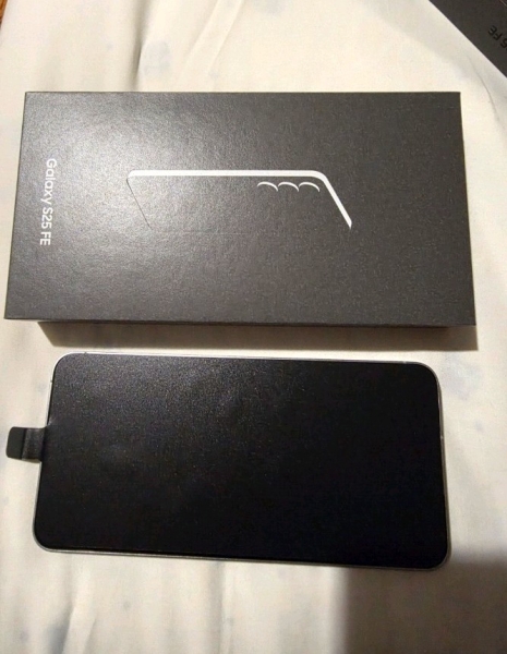 Samsung Galaxy S25 FE 5G Smartphone 128GB Jet Black