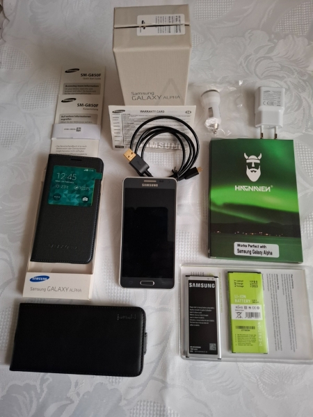 SAMSUNG Galaxy Alpha SM-G850F Smartphone mit kompletten Zubehörpaket und OVP