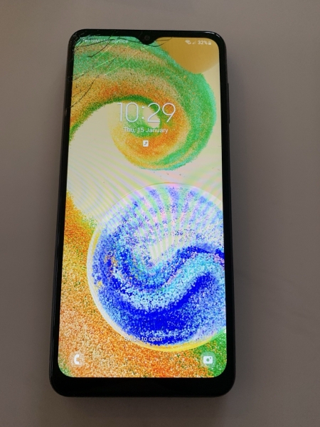 Samsung Galaxy A04s schwarz entsperrt Dual Sim 32GB 3GB Android Smartphone gesprungen