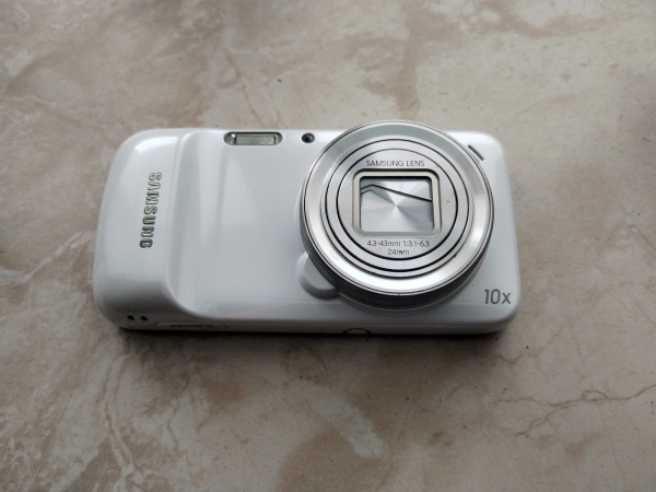 Samsung Galaxy S4 Zoom SM-C101 – Weiß (Ohne Simlock) Smartphone