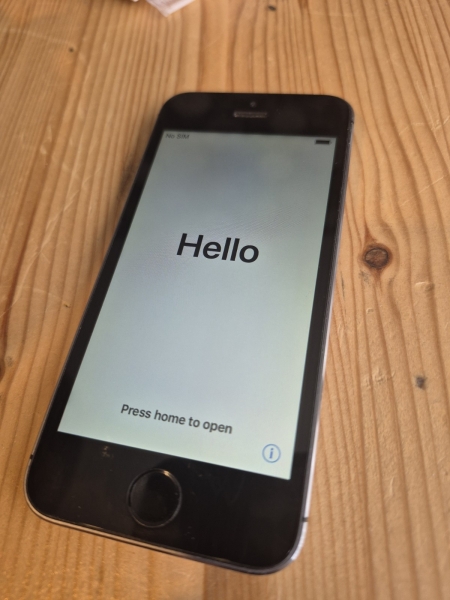 Apple iPhone 5s 16GB, entsperrt, spacegrau