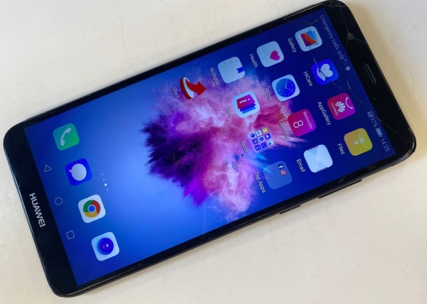 Huawei P Smart 2017 FIG-LX1 ENTSPERRT Smartphone gesprungenes Display voll funktionsfähig