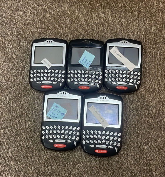 X5 Restposten BlackBerry 7230 entsperrt Smartphone defekt für Ersatzteile & Reparaturen