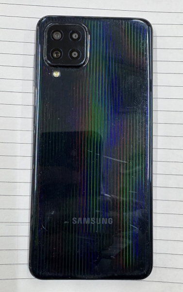 Samsung Galaxy M32 grün Smartphone als Ersatzteilspender