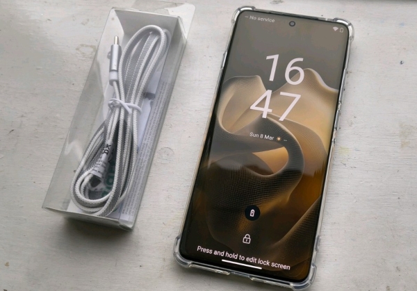 Motorola Edge 60 Pro Smartphone Android 6,67″ 12GB RAM 5G SIM-frei 512GB UK-Ver