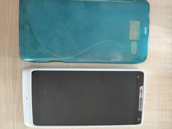 Motorola Razr I XT890 Android Smartphone Intel Atom AMOLED Kevlar