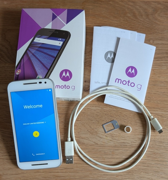 Motorola Moto G 3rd Gen Smartphone (XT1541, 16GB, weiss, unlocked)