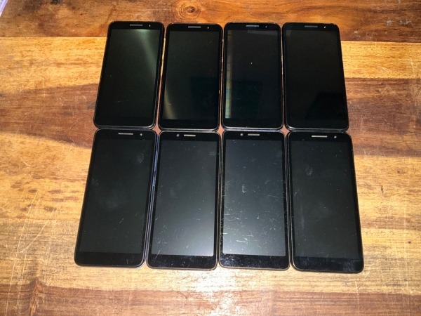 Restposten 8 x Alcatel 1 & 1C Android Smartphones 5003D 5033D 5033XR schwarz & blau