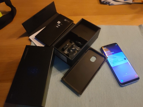 Samsung Galaxy S8 Midnight Black LTE o. Simlock Smartphone OVP leicht defekt