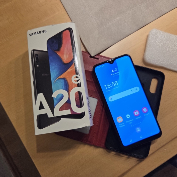 Samsung Galaxy A20e 32GB  Android Smartphone simlockfrei
