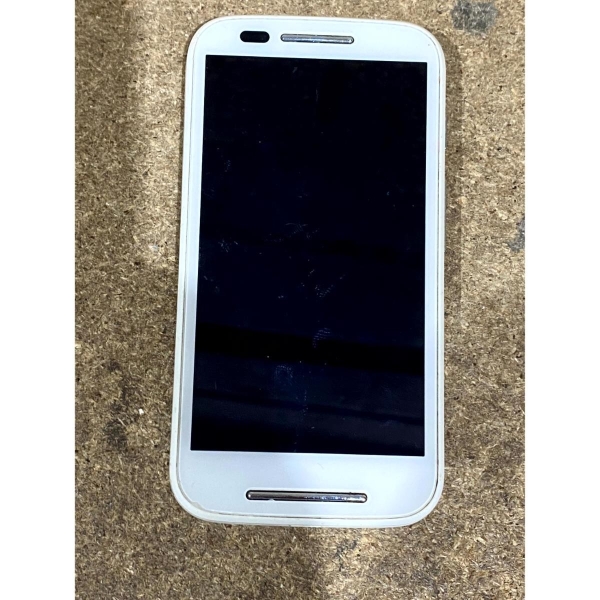 Motorola Moto E Smartphone weiß 4,3″ IPS Display 5MP WLAN Bluetooth (1GB+4GB)