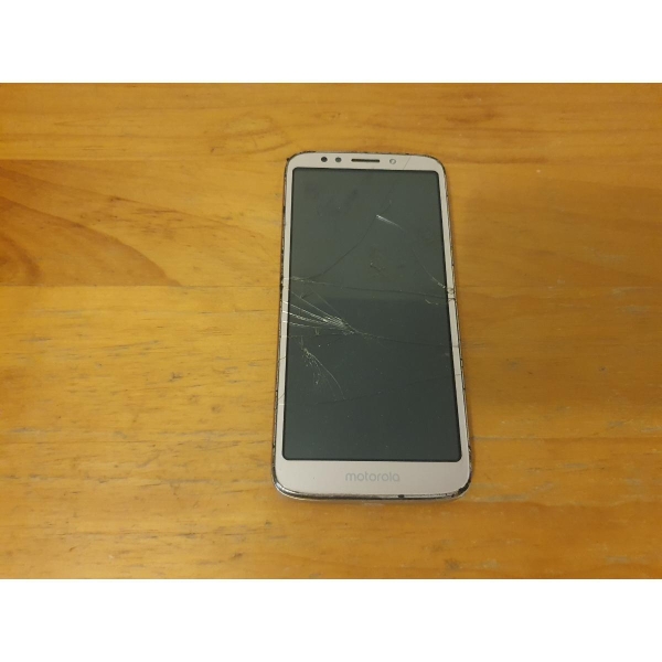 Motorola Moto E5 Play XT1920-15 Smartphone gold 5,2″ IPS (1GB+16GB) – für Ersatzteile