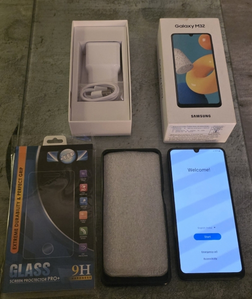 Samsung Galaxy M32 Smartphone Bundle SM-M325F/DS 128GB S (Entsperrt) 6000 mAh