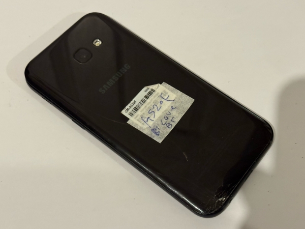 Samsung Galaxy A5 2017 SM-A520F Smartphone Schaden als Ersatzteil oder Reparatur