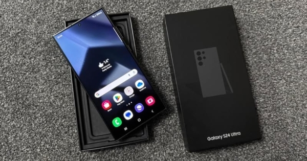 Samsung Galaxy S24 Ultra 512GB Titanium Black entsperrt Smartphone mit Dual SIM