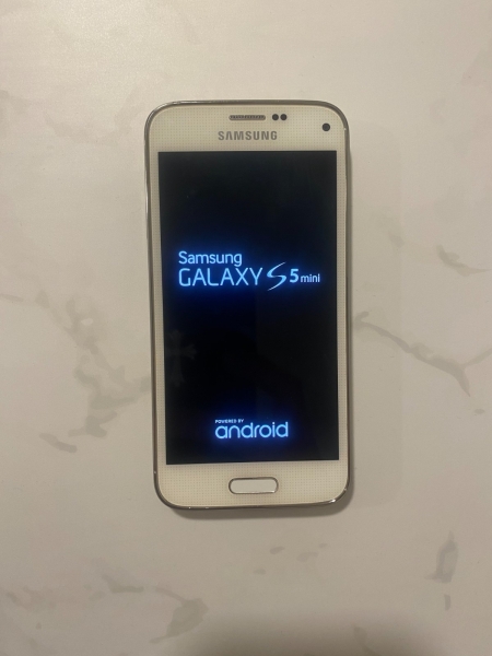 Samsung  Galaxy S5 Mini SM-G800F – 16GB – Weiß (Ohne Simlock) Smartphone