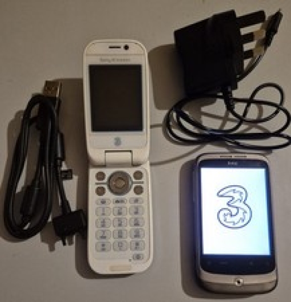 HTC Wildfire & Sony Ericsson Z610 (Three) Smartphone – sehr guter Zustand