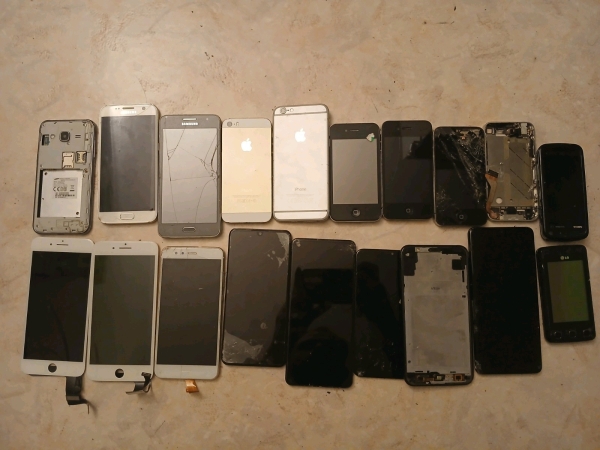 XXL Smartphone Konvolut  Samsung, Huawei, Sony, HTC  Bastler Ersatzteile  Defekt
