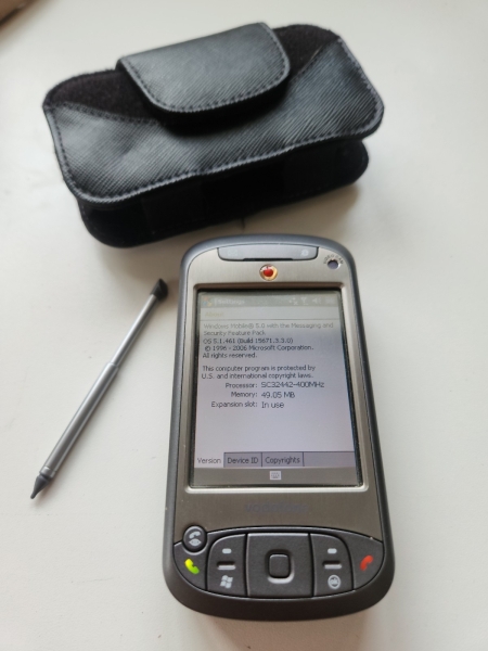 Smartphone HTC Hermes 200 Vodafone Handy Schiebetelefon Retro Kommunikator