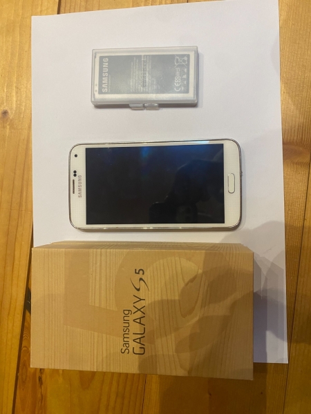 Samsung  Galaxy S5 SM-G900F – 16GB – Weiß (Ohne Simlock) Smartphone