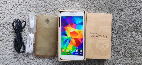 Originalverpacktes gebrauchtes weißes Samsung Galaxy S5 SM-G900F 3G entsperrt Handy Smartphone
