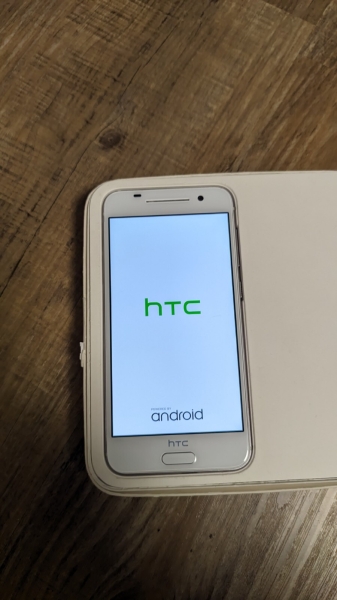 HTC  One One A9 – 16GB – Opal Silver (Ohne Simlock) Smartphone