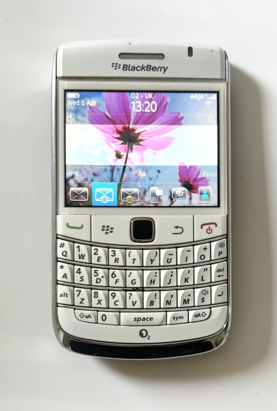 BlackBerry Bold 9780 – Weiß (O2) Retro Smartphone in gutem Zustand