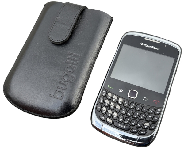 BlackBerry 9300 Curve Smartphone Handy QWERTZ mit Tasche defekt
