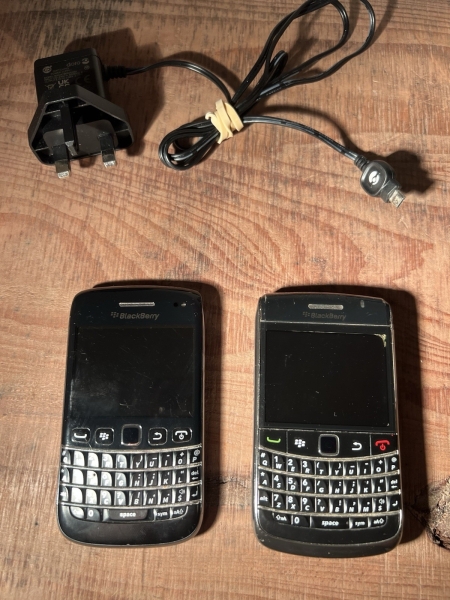 BlackBerry Bold 9700 / 9780 Smartphones Konvolut Ersatzteile Reparatur