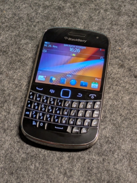 BlackBerry  Bold 9900 – 8GB – Touch Smartphone
