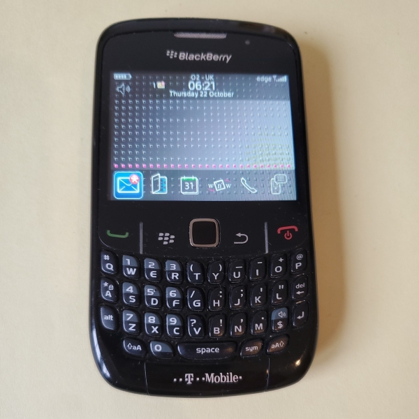 BlackBerry Curve 8520 2,4″ 256 MB, 2MP entsperrt Smartphone – schwarz b165