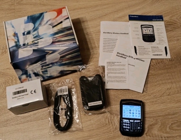 Blackberry 8700G – Funktioniert No SIM Lock Satin Blue Smartphone OVP Sammler